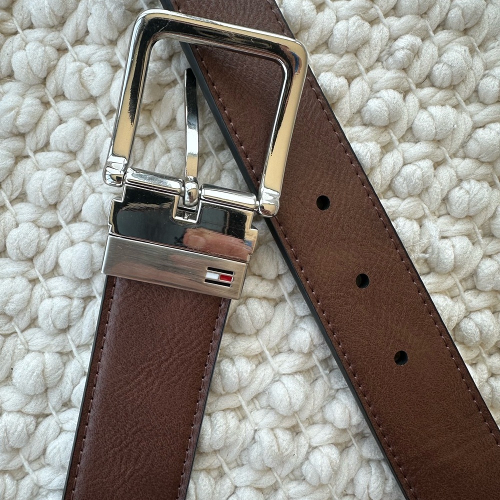 New men’s Tommy Hilfiger Brown Leather Belt with Silver Buckle